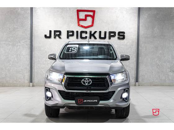 TOYOTA HILUX 2.7 SRV 4X2 CD 16V FLEX 4P AUTOMÁTICO TOYOTA HILUX 2.7 SRV 4X2 CD 16V FLEX 4P AUTOMÁTICO